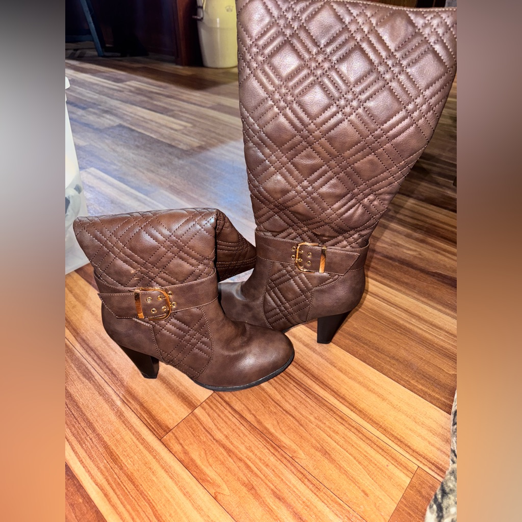 Top Moda Chocolate Quilted Heeled Boots